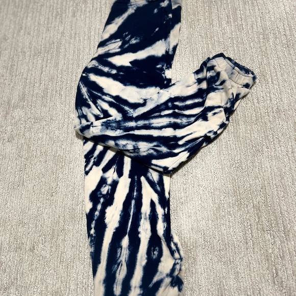 Cotton citizen blue and cream tie dye sweats - Picture 3 of 4